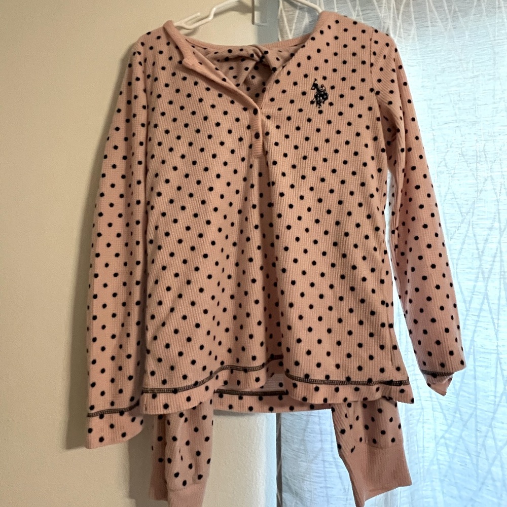 US Polo Assn Long Sleeve Pajama Set
Woman's Small 
Pink with Blue Polka Dots